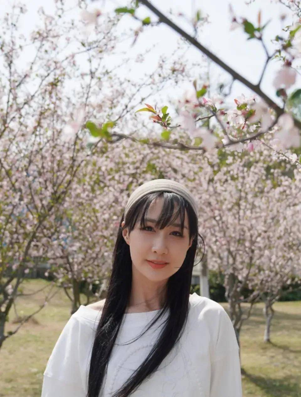 五一度假曝光13岁女儿北北神似妈妈九游会j9入口登录新版雷佳音一家(图3)