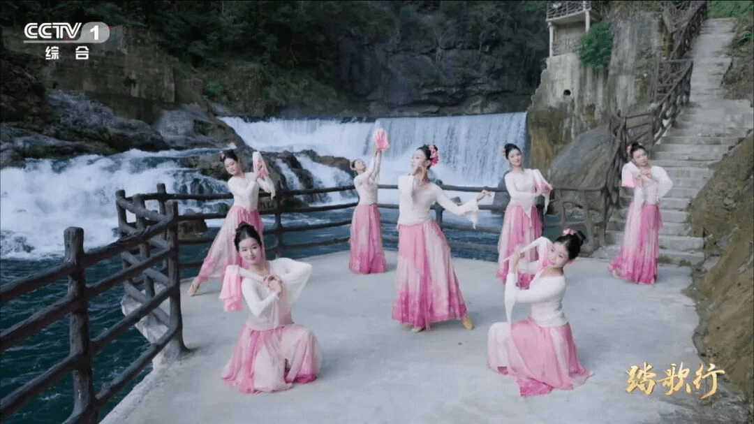 《踏歌行》带你探秘世界自然遗产梵净山！九游会j9登陆一山有四季十里不同天！(图8)